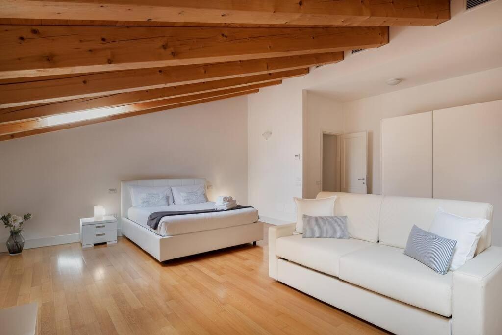 Apartments Trieste Centro I 3 Luaran gambar