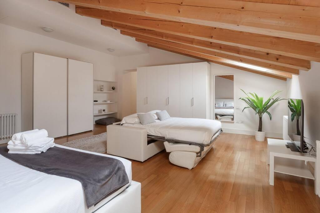 Apartments Trieste Centro I 3 Luaran gambar